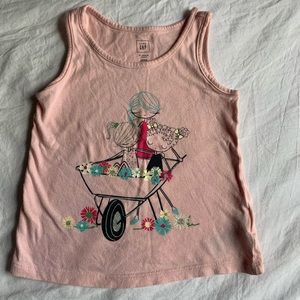 Light pink Gap tank-top 🌱🦚🌱
